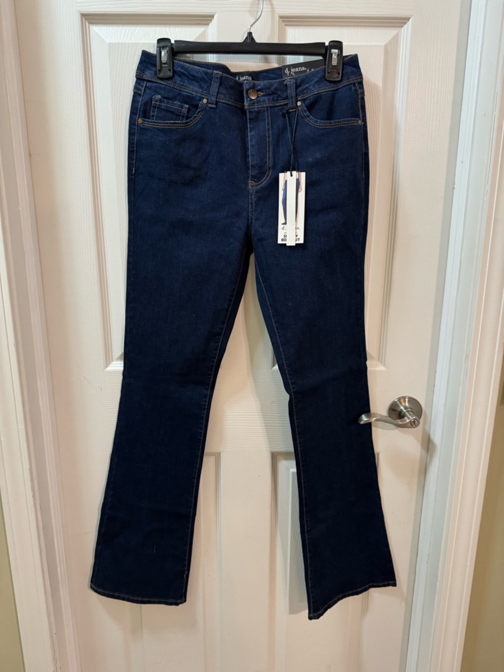 d. jeans HIGH WAIST SKINNY BOOTCUT 
Size 6
